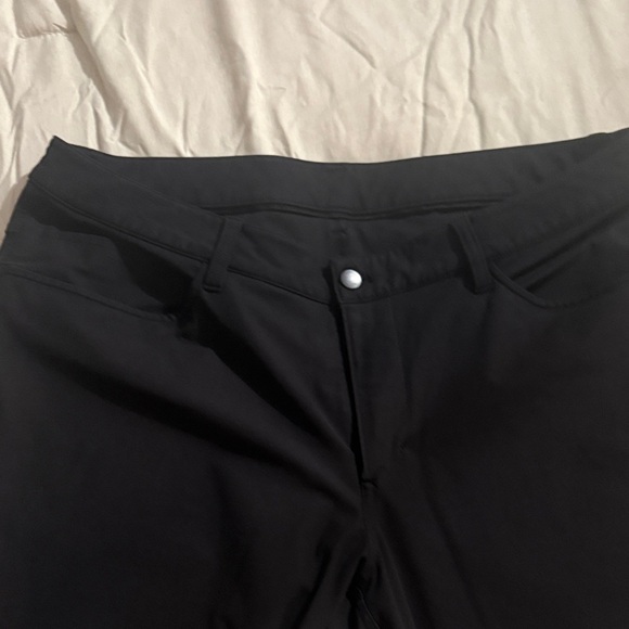 Black LuLulemon Classic fit 5 pocket - Picture 1 of 3